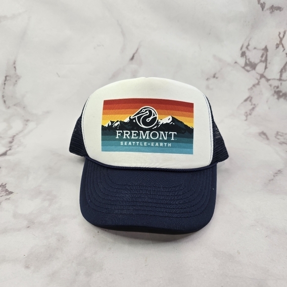 Fremont Brewing Trucker Hat Cap Snapback Navy Vented Mesh Beer Brewery Mountain - Picture 1 of 6